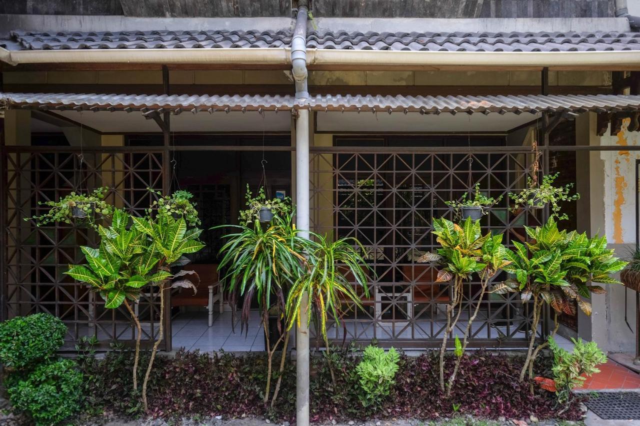 Urbanview Hotel Syariah Wisnugraha By Reddoorz Jogjacarta Exterior foto