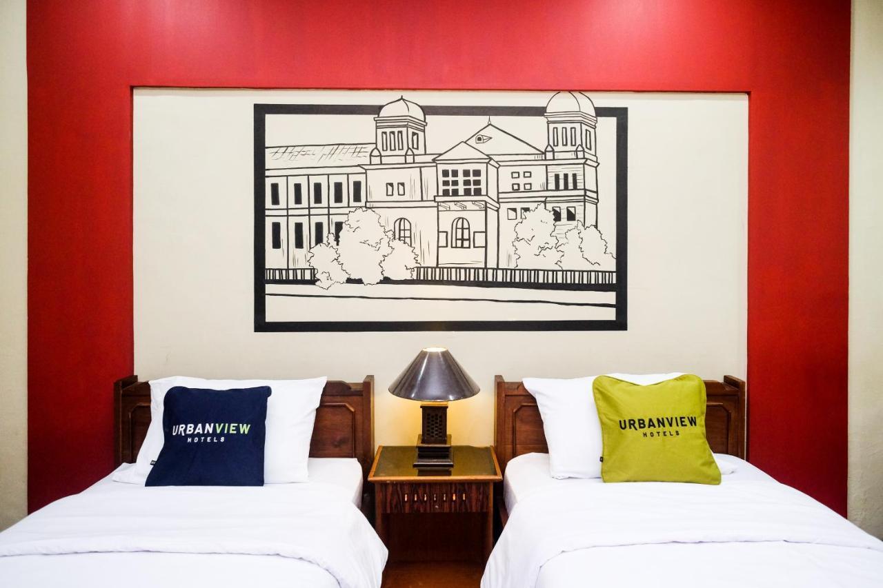 Urbanview Hotel Syariah Wisnugraha By Reddoorz Jogjacarta Exterior foto