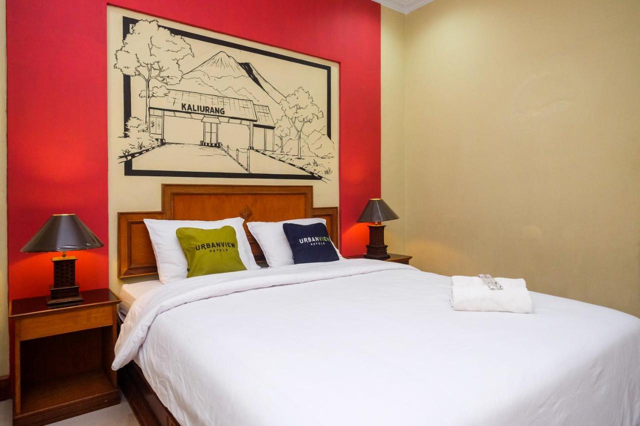 Urbanview Hotel Syariah Wisnugraha By Reddoorz Jogjacarta Exterior foto
